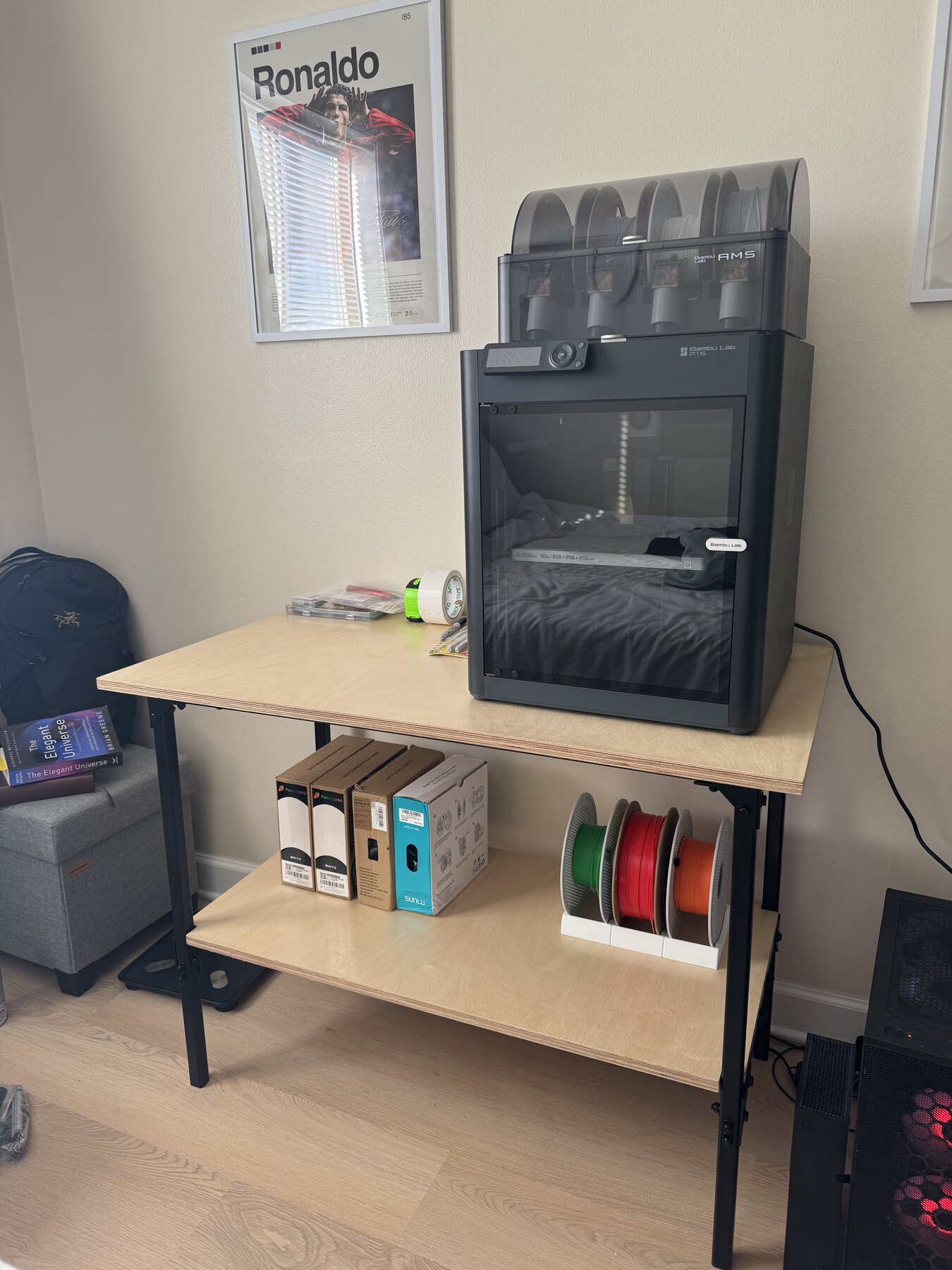 Final view of the steel and wood table project